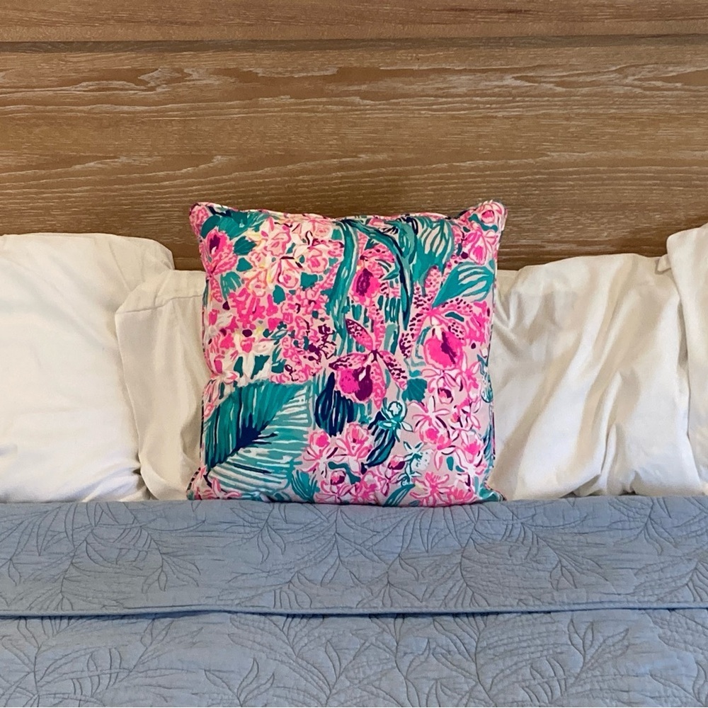 Lilly Pulitzer 18" x 18" Throw Pillow- Via Flora Print Front, Gold On Back